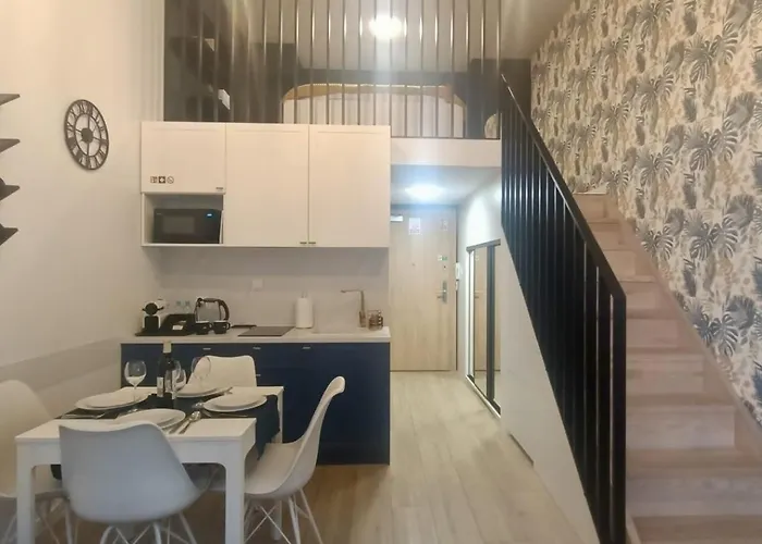 Droinvest Zarembowicza Lotnisko Airport - Fv *