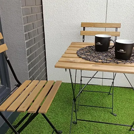 Droinvest Zarembowicza Lotnisko Airport - Fv * Wroclaw