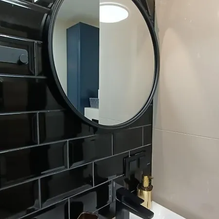 Droinvest Zarembowicza Lotnisko Airport - Fv * Wroclaw