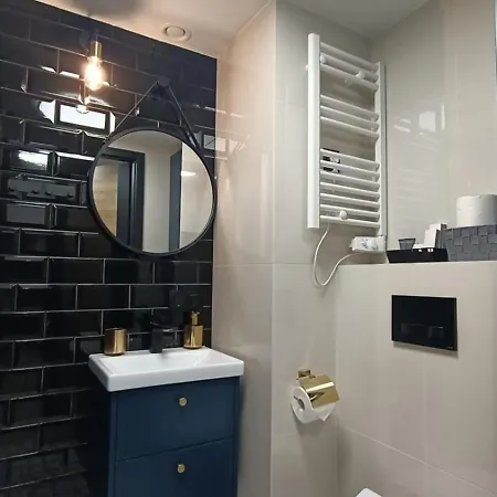 Droinvest Zarembowicza Lotnisko Airport - Fv